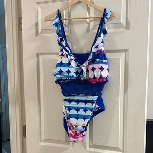 Very flattering one piece swimsuit